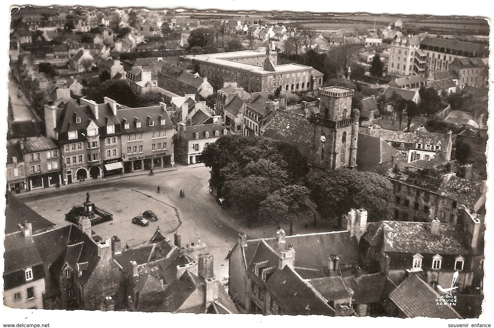 CP Lesneven En Avion Au Dessus Centre Du Pays  29 Finistère - Lesneven