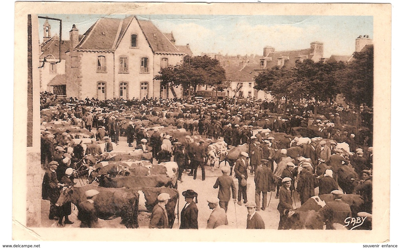 CPA Lesneven Le Champ De Foire 29 Finistère - Lesneven