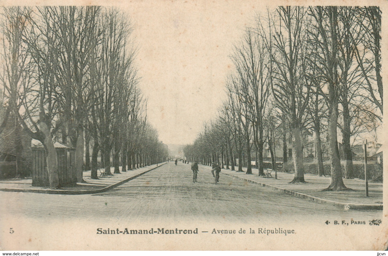 Saint Amand Montrond - Avenue De La République - Saint-Amand-Montrond