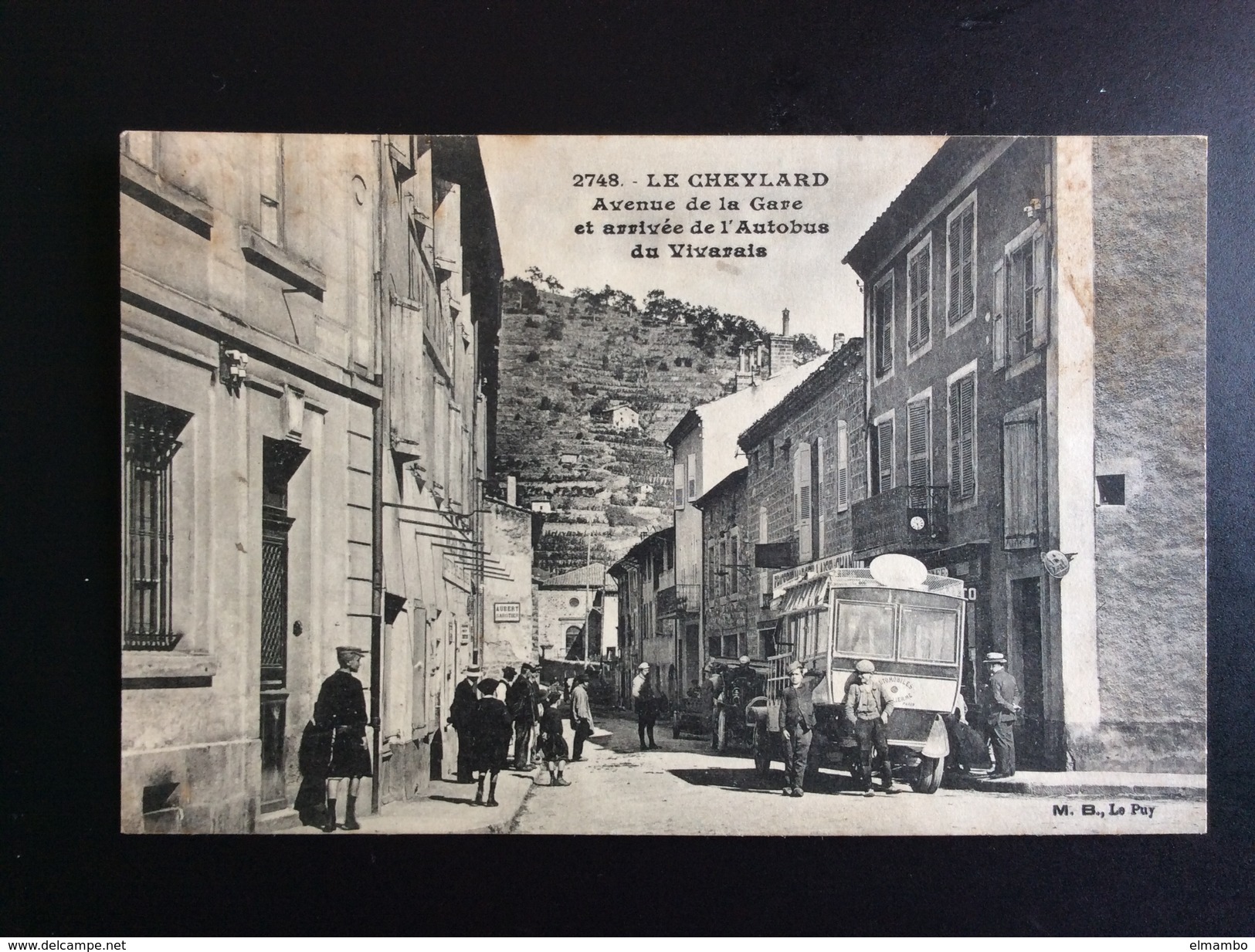 CPA -07 - ARDÈCHE - LE CHEYLARD  Arrivée De L'Autobus Du Vivarais - Avenue De La Gare - - Le Cheylard