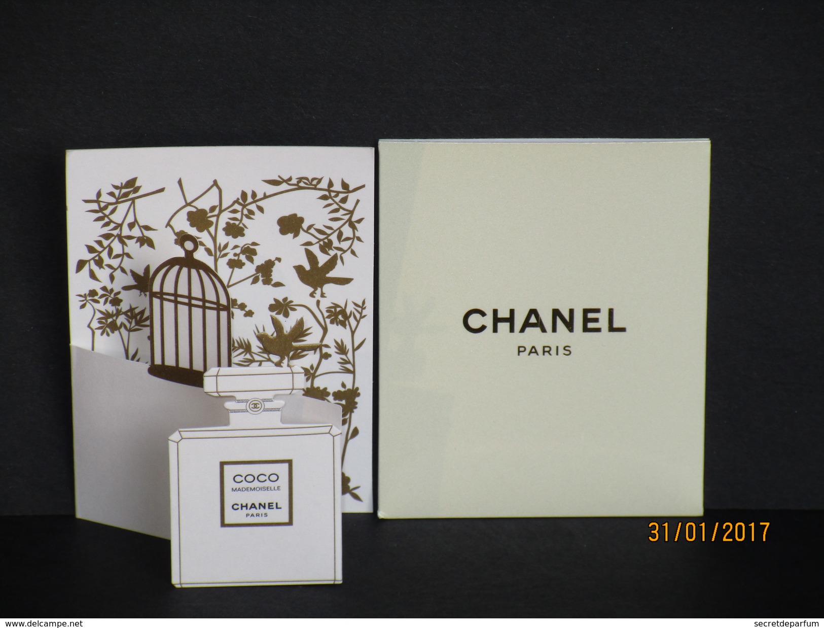 Cartes Parfumées  Carte CHANEL COCO MADEMOISELLE De  CHANEL Avec POCHETTE ETUI - Modernes (à Partir De 1961)