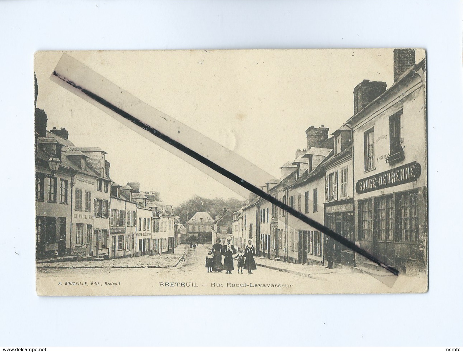 CPA -  Breteuil  - Rue Raoul Levavasseur - Breteuil