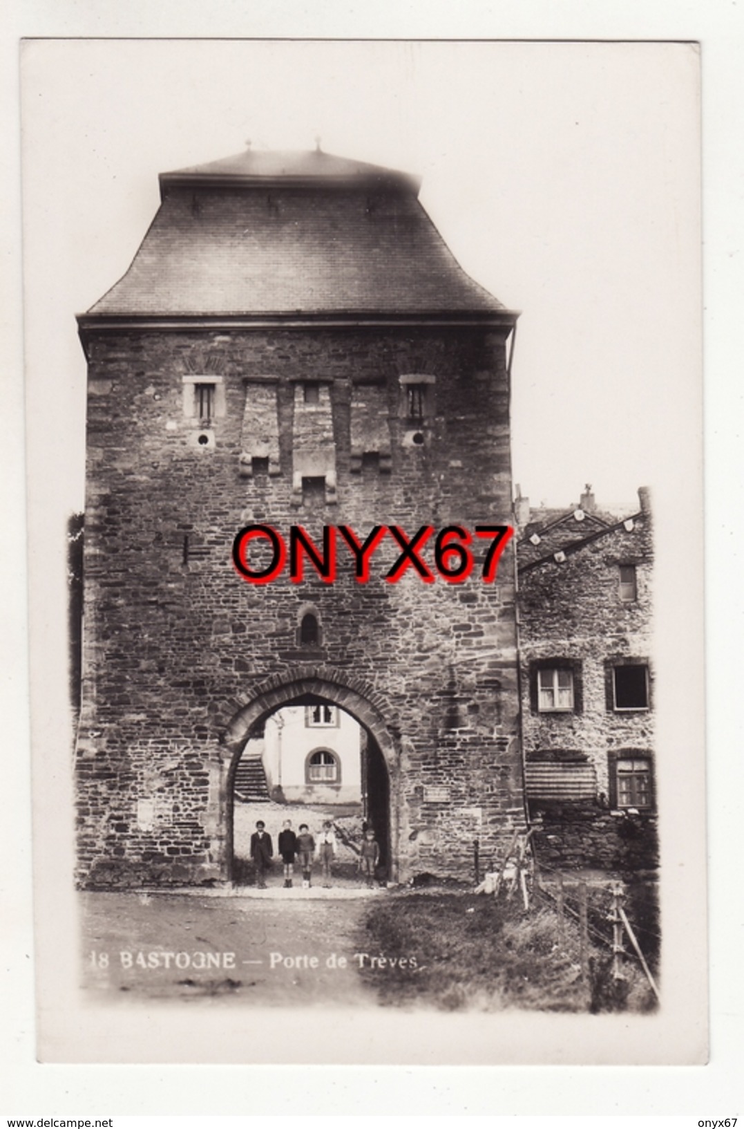 Carte Postale Photo BASTOGNE (Belgique)  Porte De Trèves Groupe D'enfants - Bastenaken