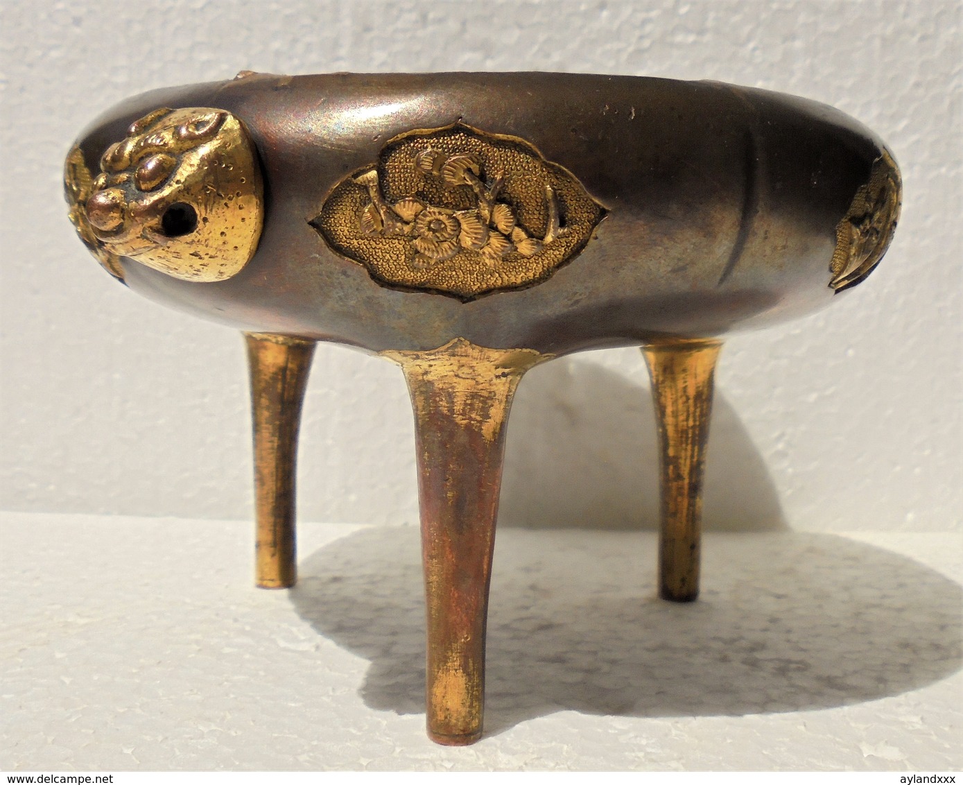 CINA (China): Antique Chinese Copper Incense Burner - Art Oriental