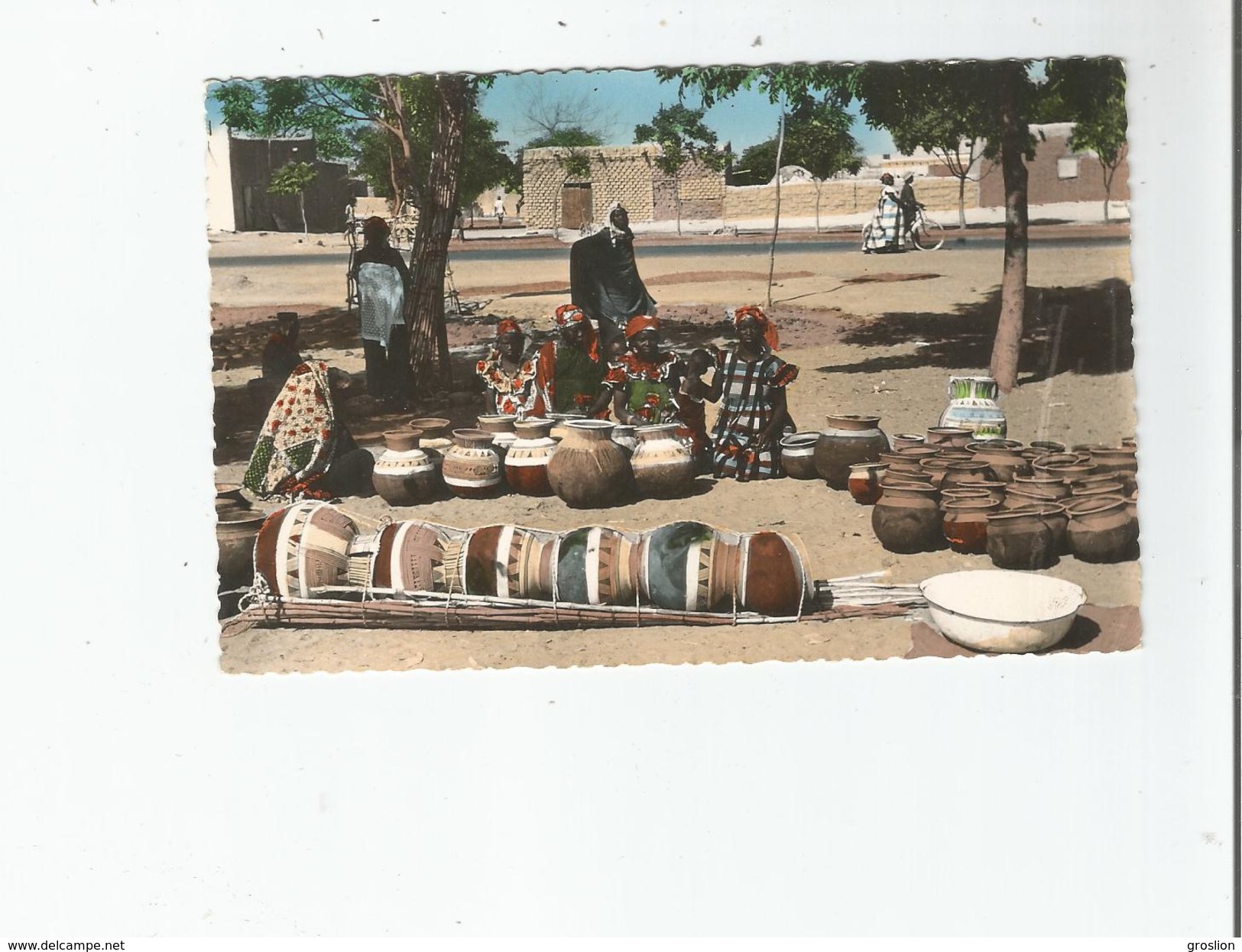NIAMEY VENDEUSE DE CANARIS - Niger