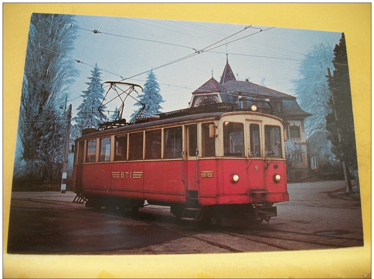 TRAIN 5829 - BTI, LIGNE BIEL (BIENNE)-TAUFFELEN-INS, 20,1 KM, ECARTEMENT 1000 Mm, E... AUTOMOTRICE BDe 4/4 N° 9 A INS. - Eisenbahnen