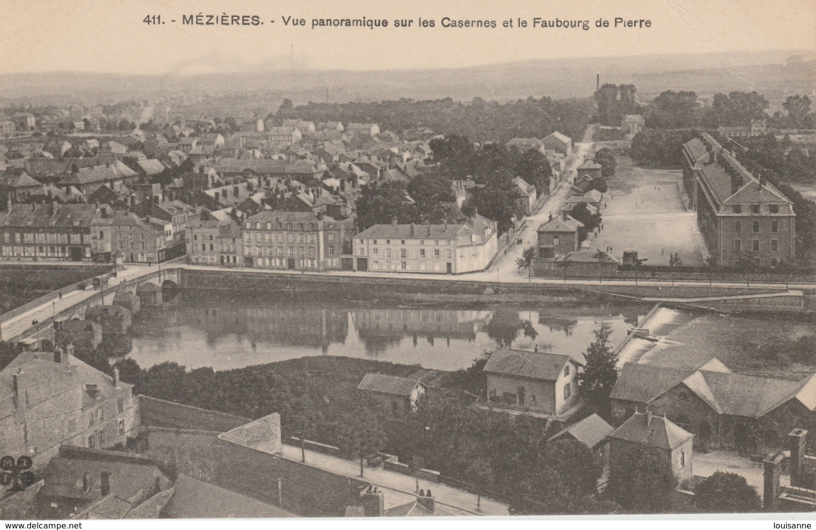 17  / 2 / 2 6   MÉZIÈRES  ( 08 )  -  VUE  PANORAMIQUE  SUR  LES CASERNES  ET  LE  FAUBOURG  DE   PIERRE - Autres & Non Classés