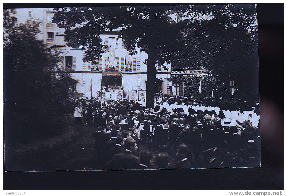 PROCESSION DE LA FETE DIEU CARTE PHOTO DUPRAT ET CLAUDE BERNARD - Non Classés