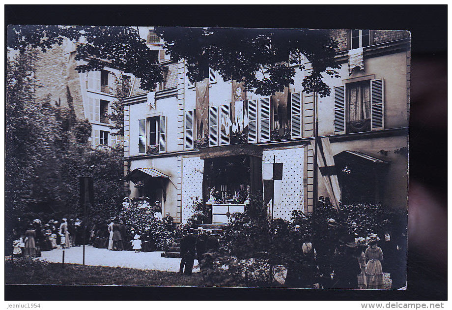 PROCESSION DE LA FETE DIEU CARTE PHOTO DUPRAT ET CLAUDE BERNARD - Non Classés