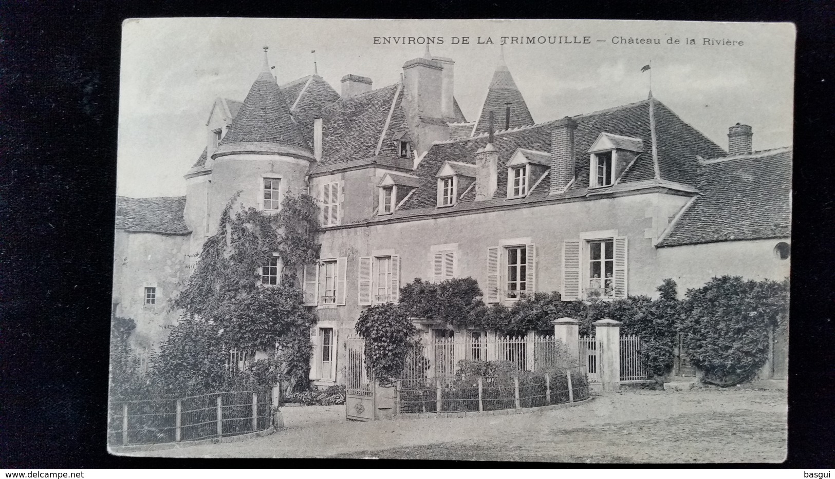 CPA D86 Chateau De La Riviere - La Trimouille