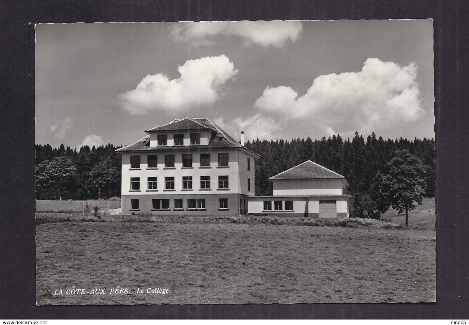 CPSM SUISSE - LA CÔTE AUX FEES - Le Collège - TB PLAN Etablissement Scolaire - La Côte-aux-Fées