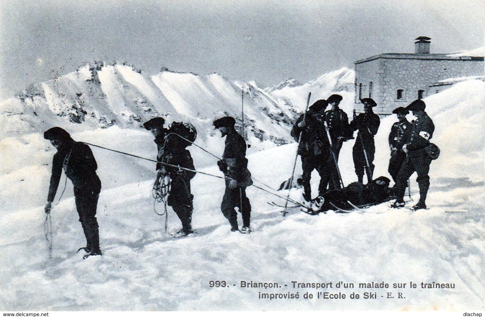 Briançon. Transport D'un Malade Sur Le Traîneau Improvisé De L'école De Ski - Personnages