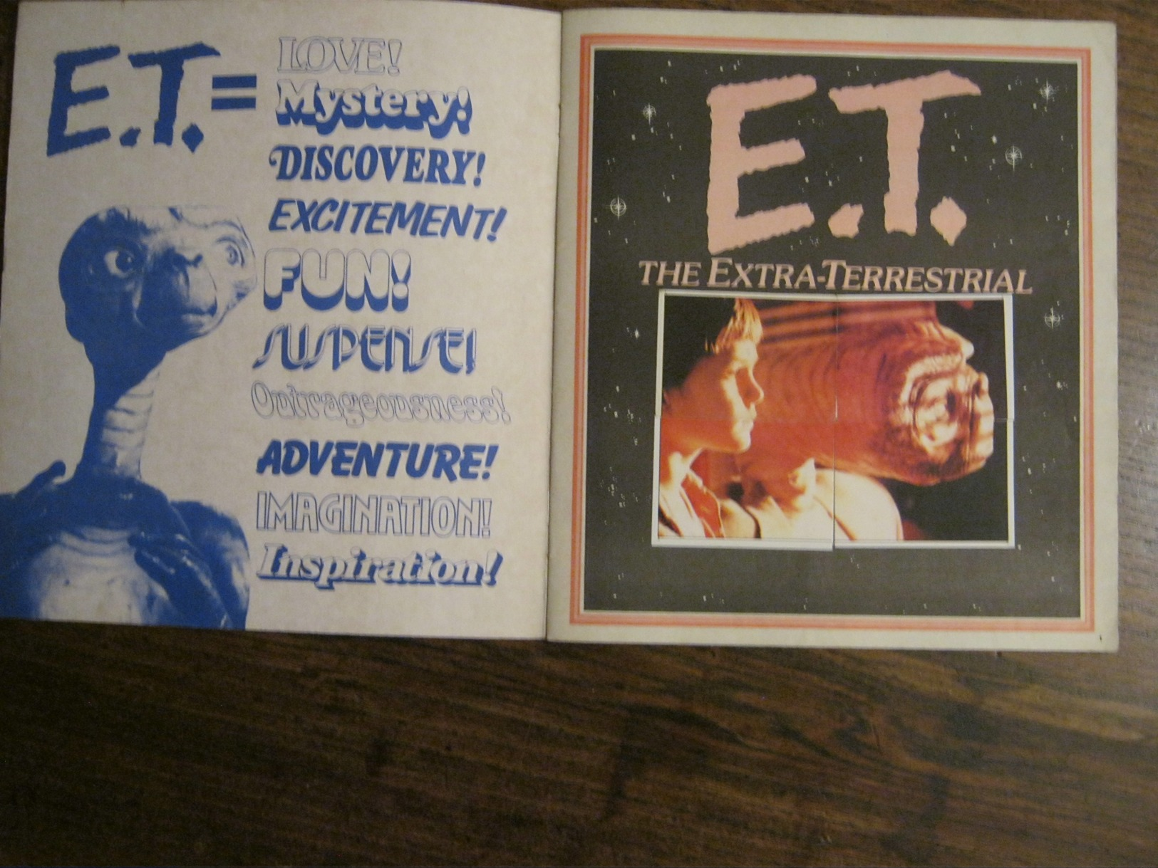 ALBUM PANINI-1982-"E.T. THE EXTRATERRESTRIAL"-114 images collées -Bon état-