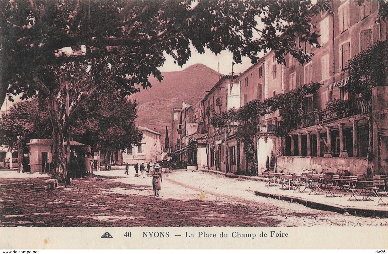 Nyons (Drôme) - La Place Du Champ De Foire - Edition Monnier - Carte CAP Sépia N° 40 - Nyons