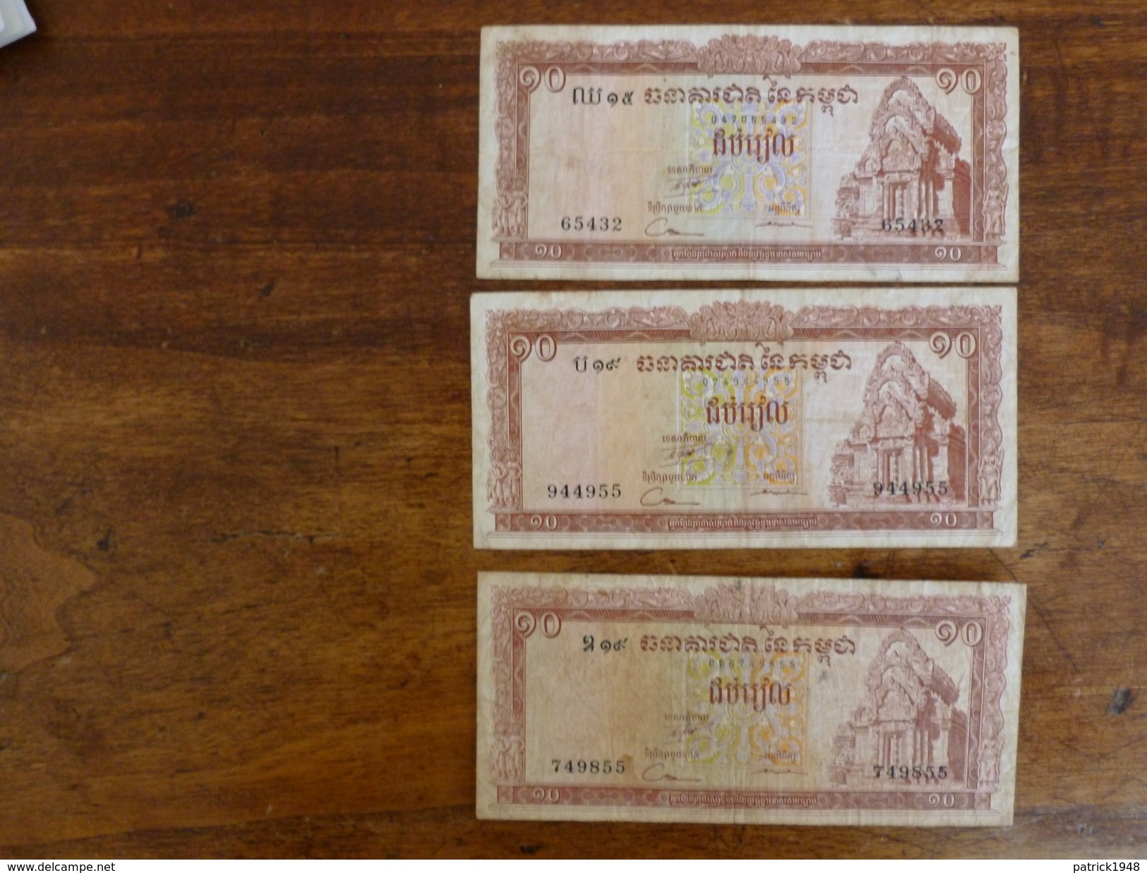 2 BILLETS CAMBODGE - Cambodia