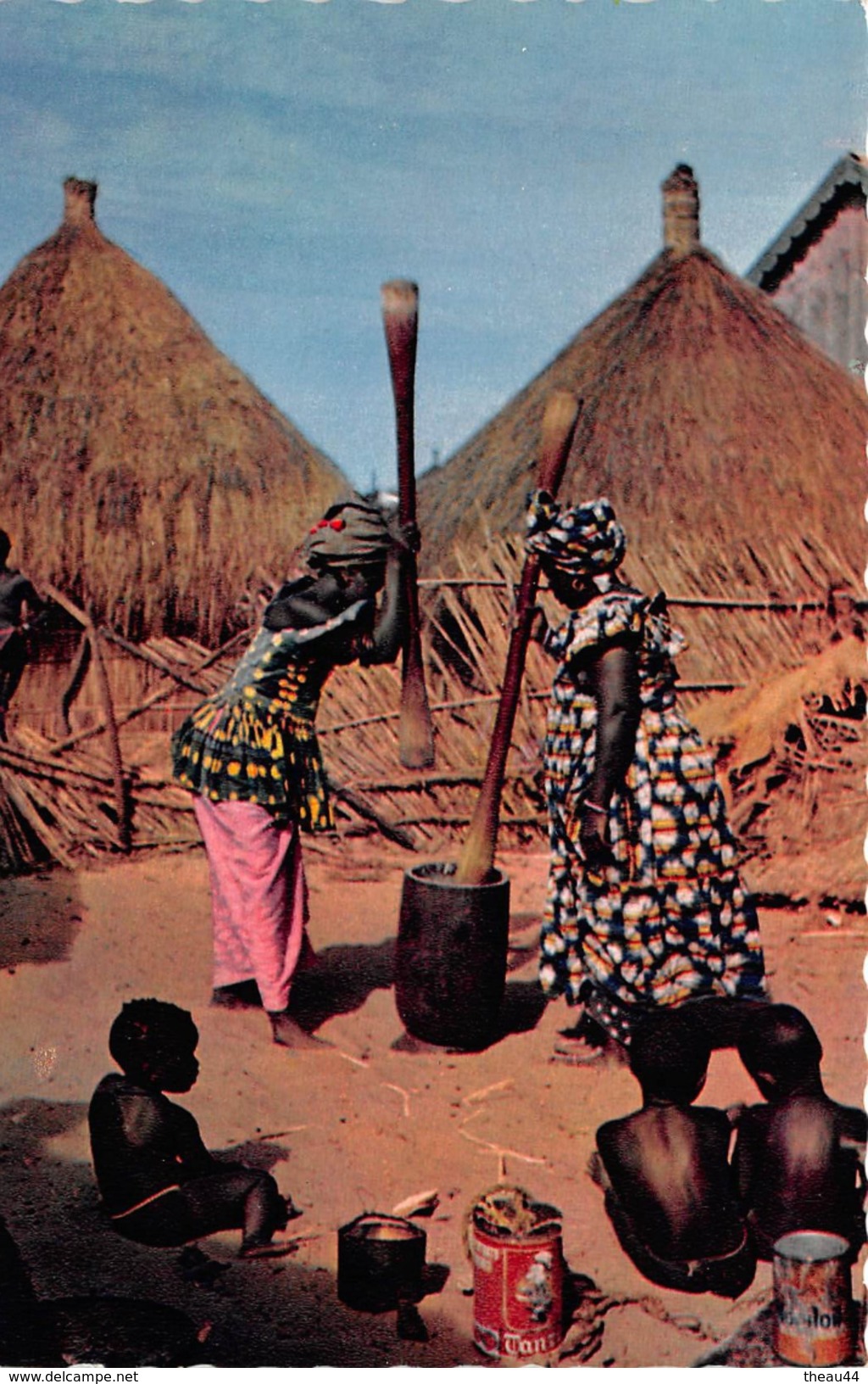 ¤¤  -  3243  -  L'Afrique En Couleurs  -  Scène Villageoise  -  ¤¤ - Non Classés