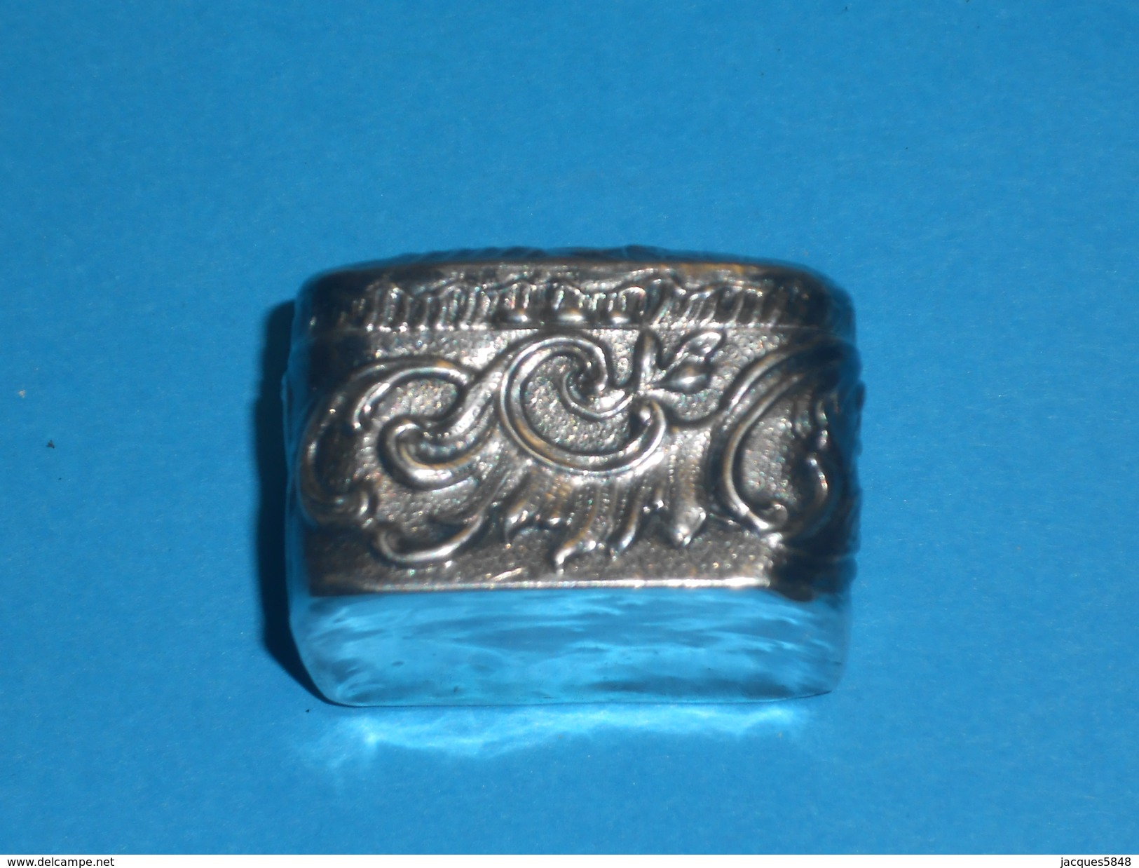 Boîte à Pillule ) 21.45 Gr . Argent , Poinçon Tête De Sanglier "  36mm X36 Mm X Hauteur 22mm - Argenteria