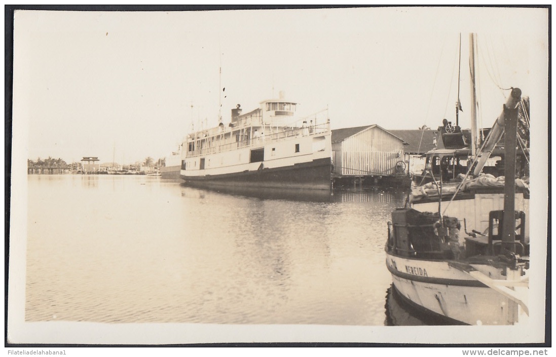 POS-362 CUBA PHOTOGRAPHIC POSTCARD PINES IS. CIRCA 1940. VAPOR PINERO EN NUEVA GERONA. SHIP PINERO. UNUSED. - Cuba