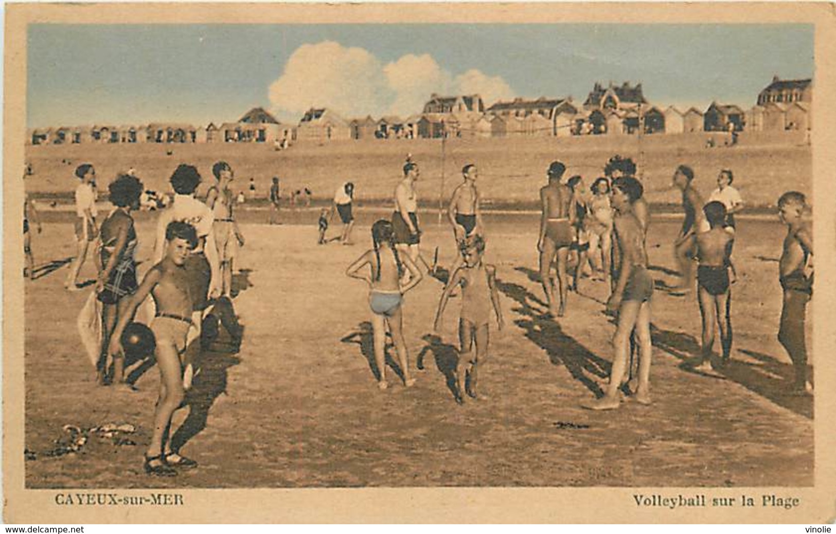 A-17-2644 :  CAYEUX SUR MER SOMME. VOLLEYBALL SUR LA PLAGE. EXERCICE PHYSIQUE. - Volleyball