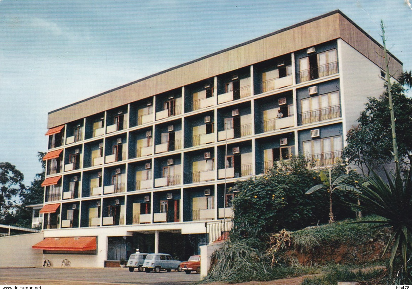 CAMEROUN----YAOUNDE---hôtel De L'indépendance--voir 2 Scans - Cameroun