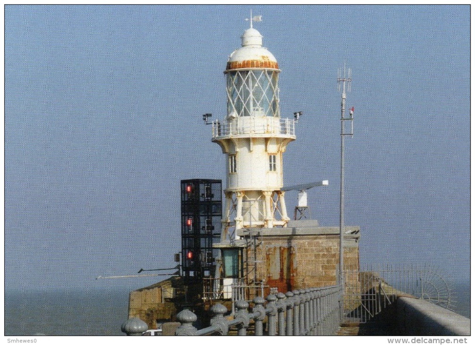 Postcard - Dover Admiralty Pier Lighthouse, Kent. SMH41D - Lighthouses