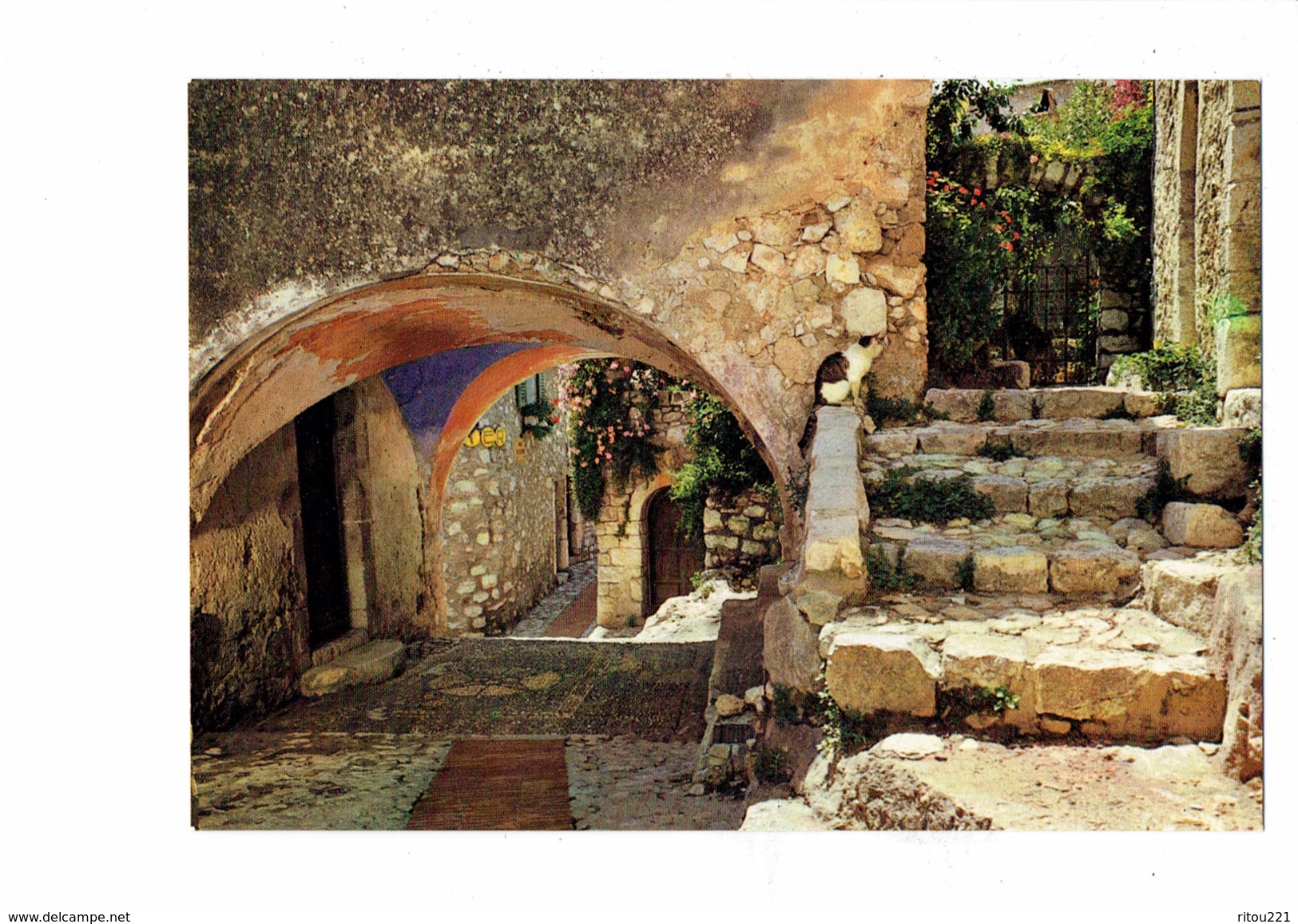 Cpm - Eze-Village - Chapelle - Chat Assis - Katzen