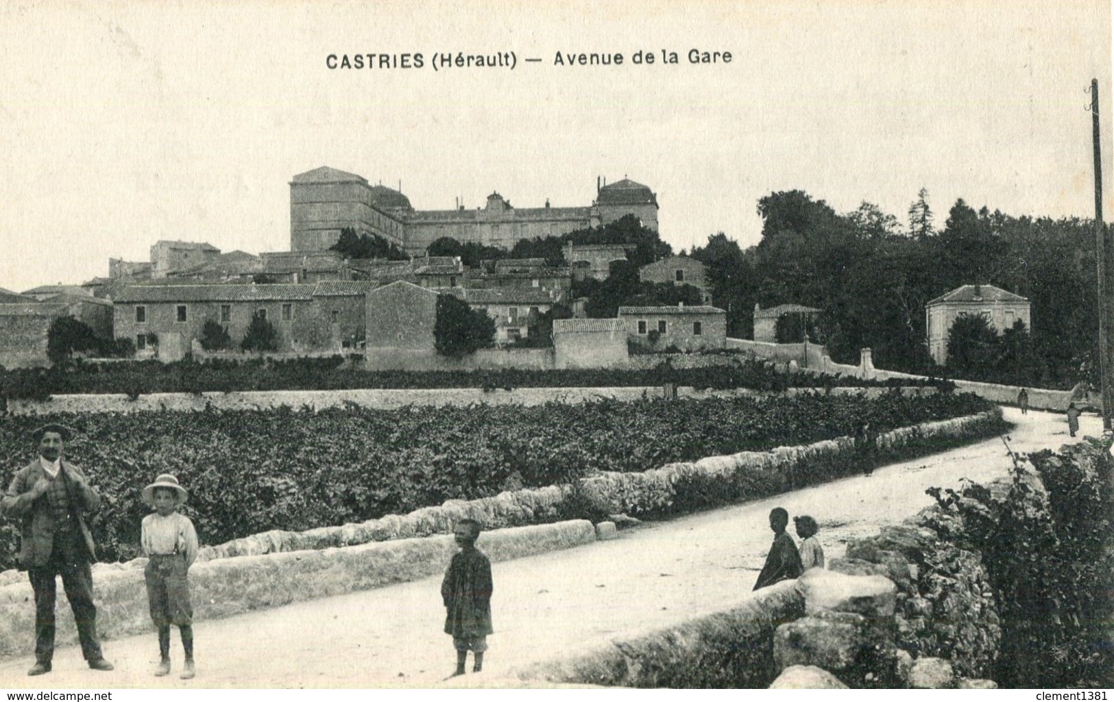 Castries Avenue De La Gare - Castries