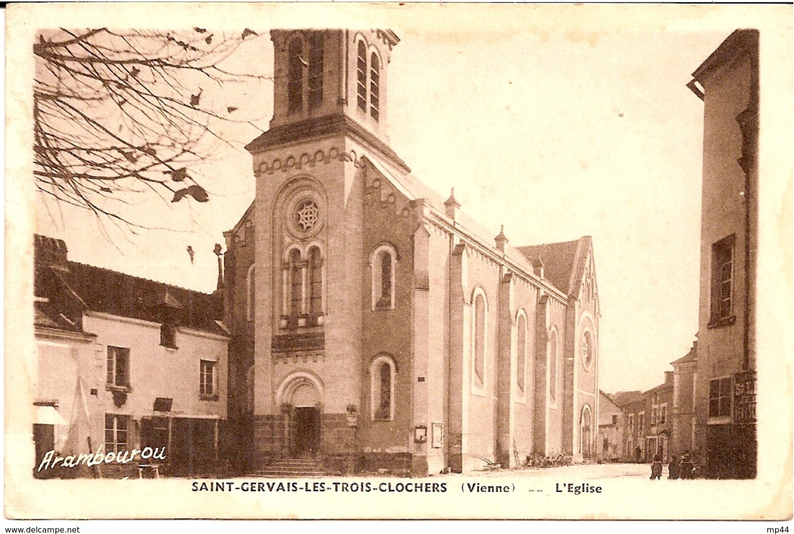 -6D12 --- 86   ST GERVAIS-LES-TROIS-CLOCHERS     L'Eglise - Saint Gervais Les Trois Clochers