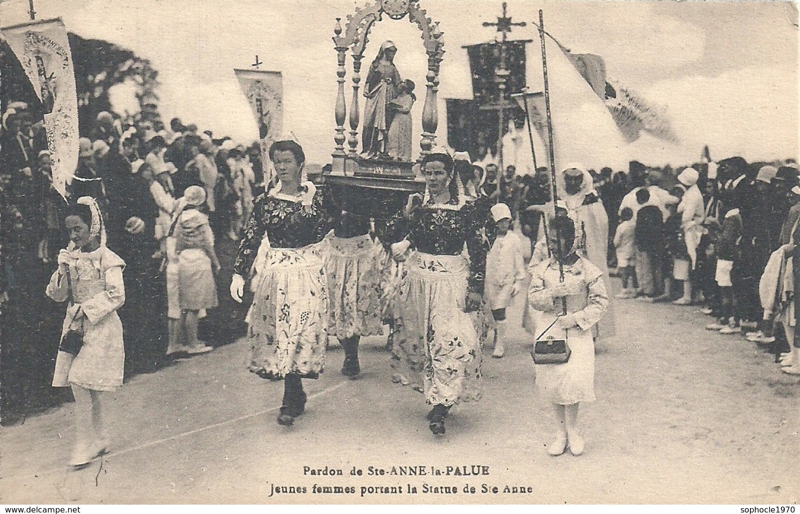 FINISTERE - 29 - Plonévez-Porzay - Sainte Anne La Palue - Pardon - Jeunes Femmes Portant La Statue - Plonevez-du-Faou