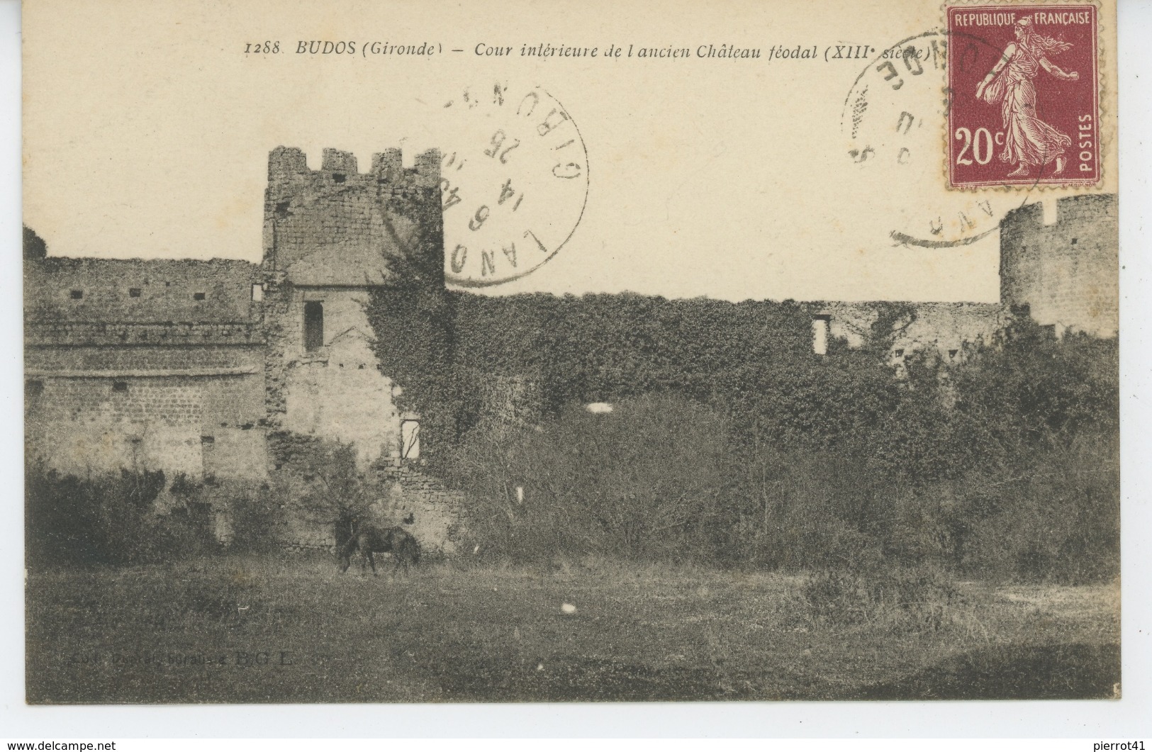 BUDOS - Cour Intérieure De L'ancien Château Féodal - Autres & Non Classés