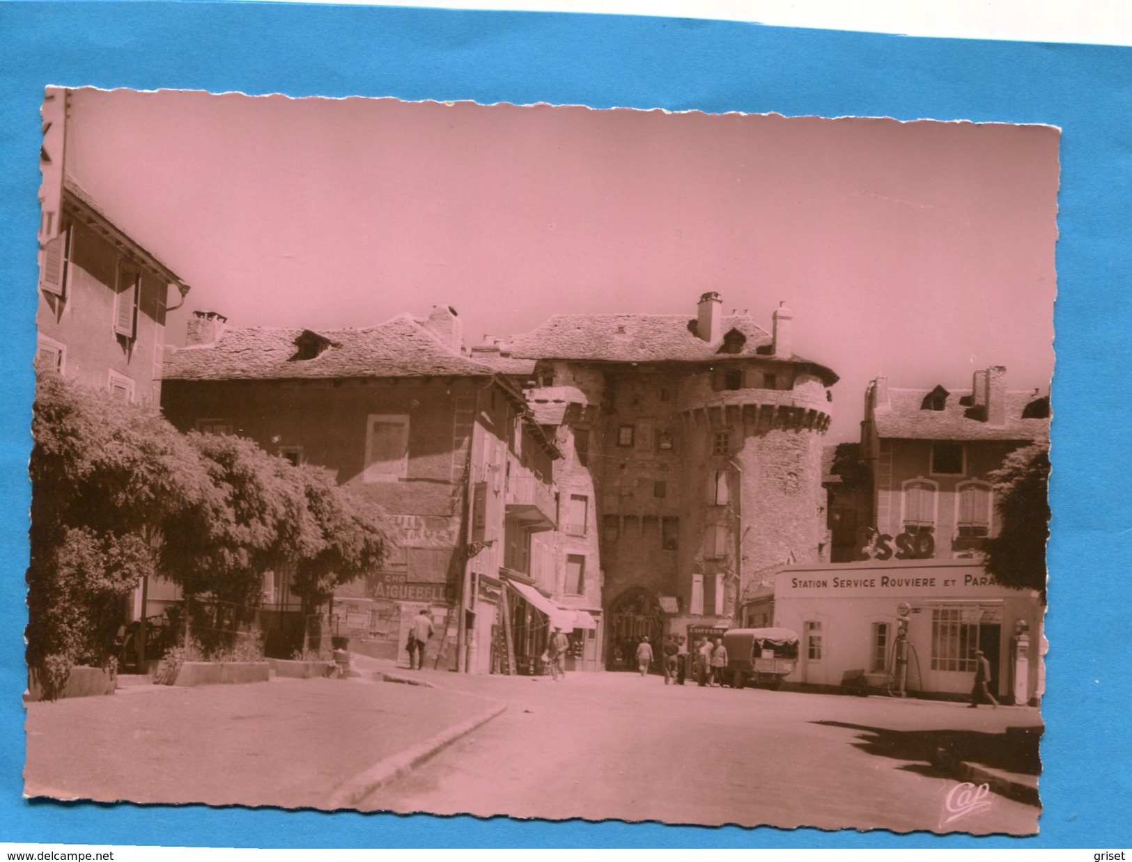 MARVEJOLS-Place De Chanelles -animée --Poste à Essence "ESSO"années 50-60 édition C A P - Mende