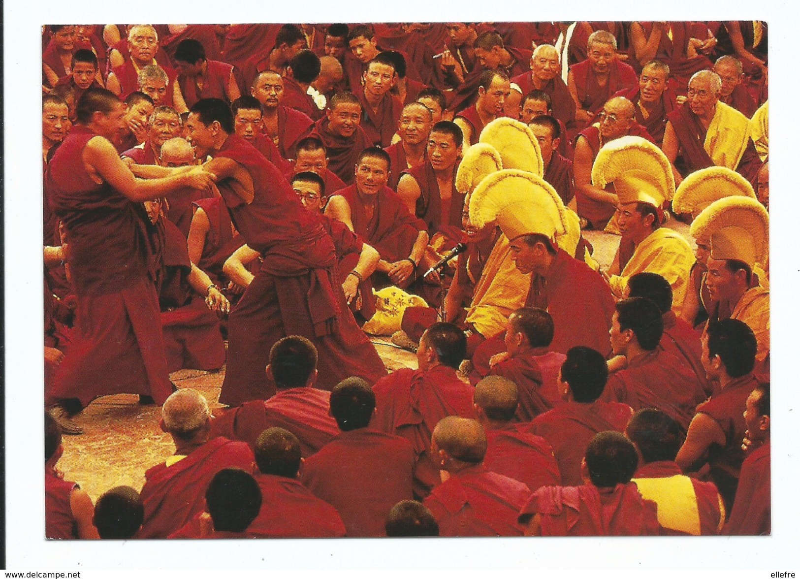 Tibet - Assemblée Et Débat De Moines Tibétains - 1992 - Photo Charlotte Haslund - Go Card - Bouddhisme