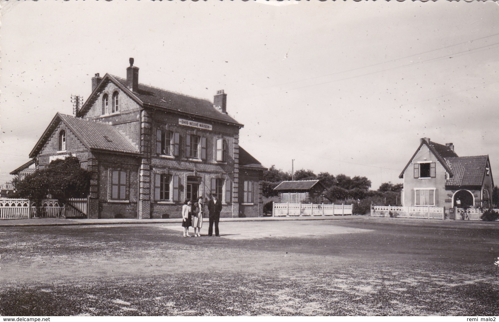 CARTE POSTALE   NEUVE MAISON 02  La Gare - Autres & Non Classés