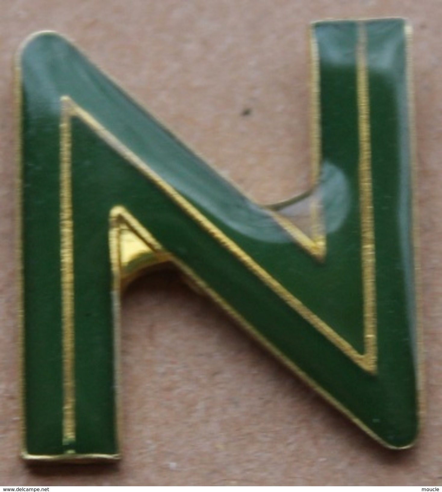 LOGO NAVILLE - N -   (14) - Médias