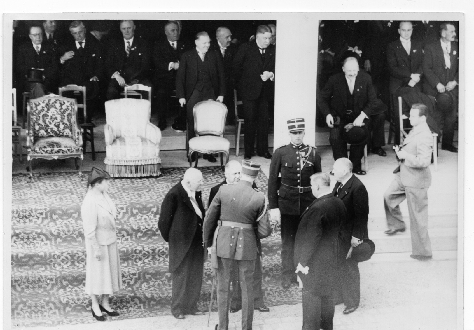 Photo WILTZ Diekirch Luxembourg Personnalités Sur L'estrade Gendarme  Vers 1935 Concordia - Plaatsen