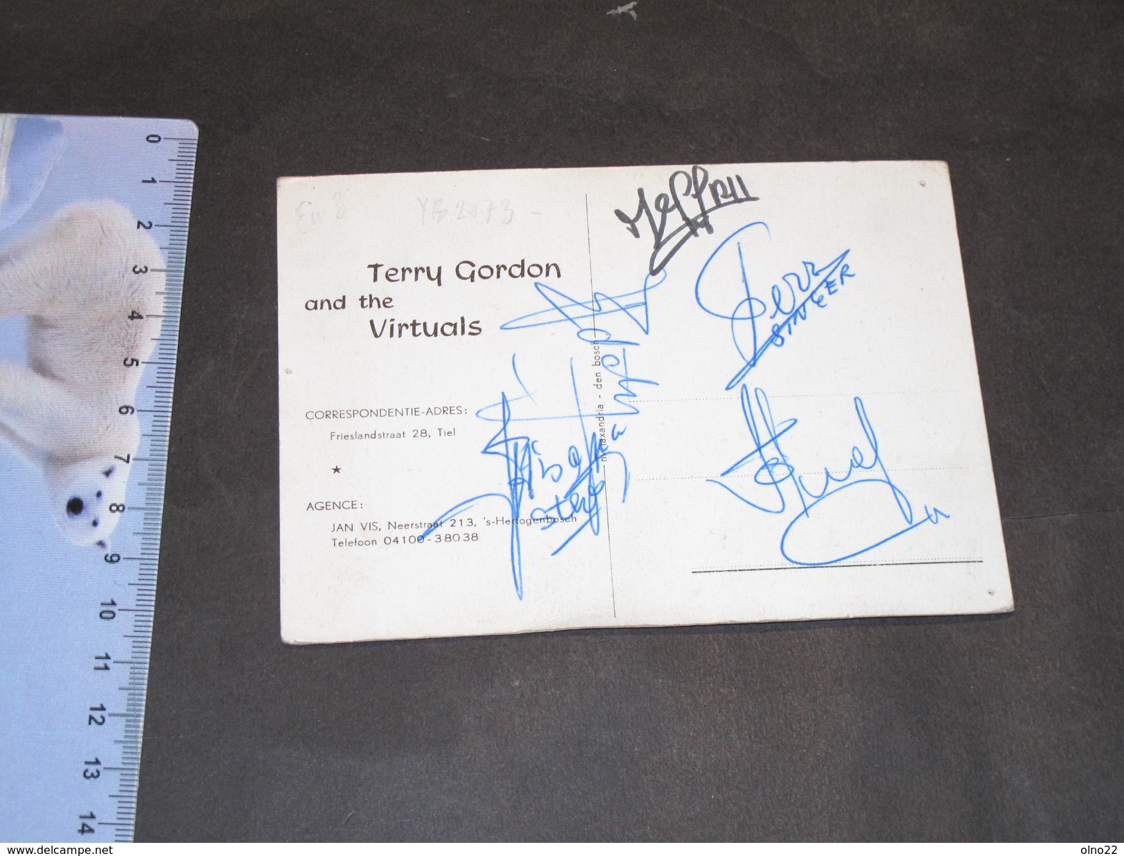 TERRY GORDON AND THE VIRTUALS - CPA DEDICACEE DES MEMBRES DU GROUPE - Entertainers