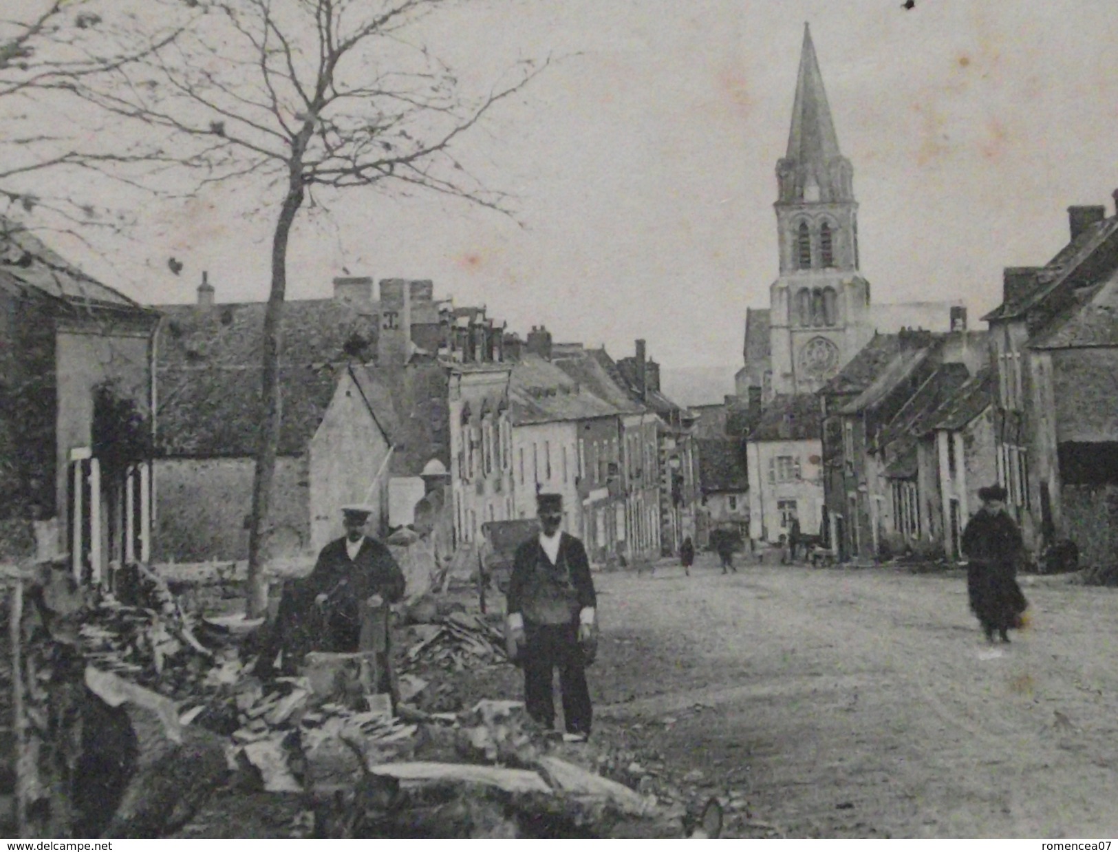 GREZ-en-BOUERE (Mayenne) - ROUTE De CHÂTEAU-GONTIER - Animée - Voyagée En 1906 - Crez En Bouere