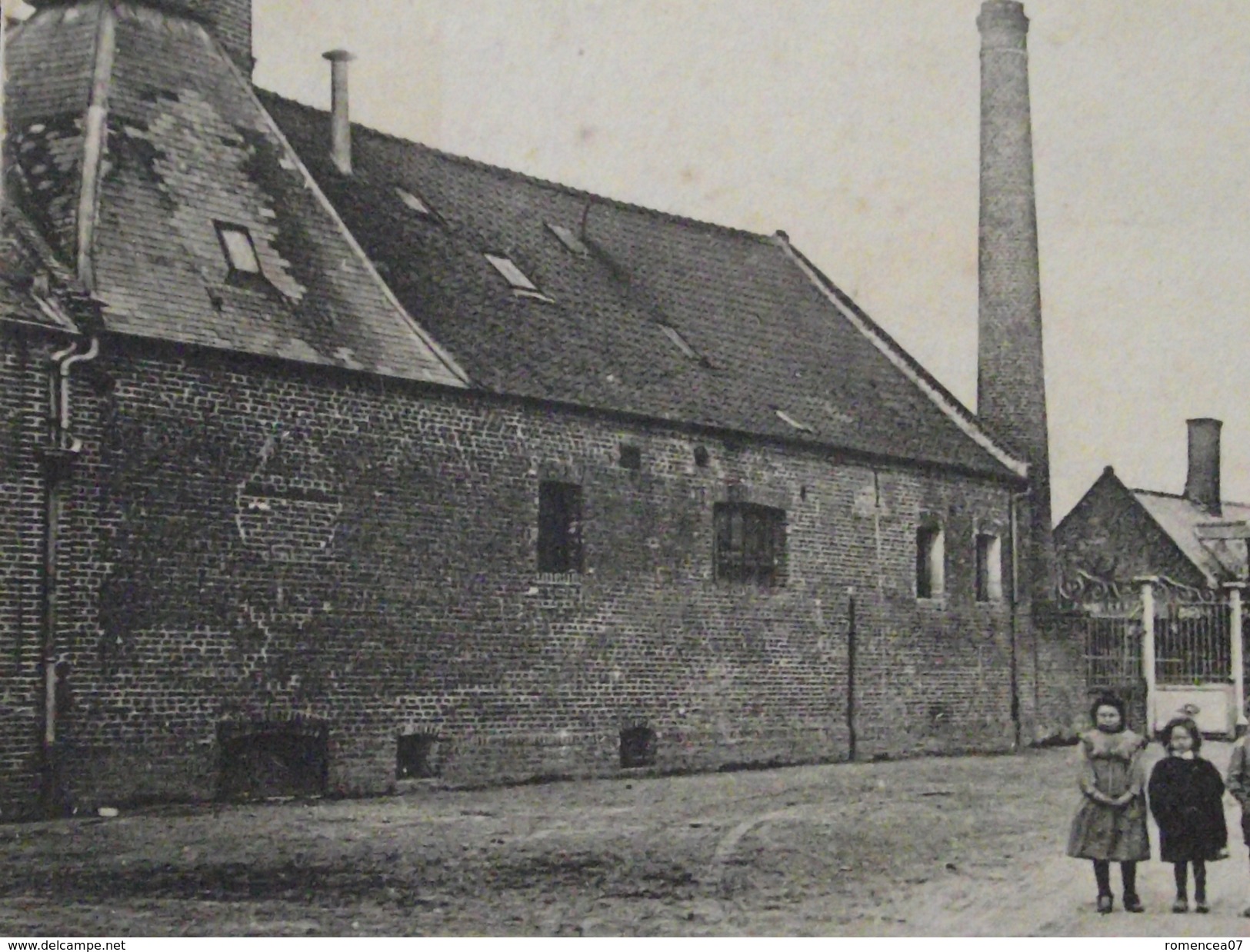 FRIERES (FRIERES-FAILLOUËL, Aisne) - La BRASSERIE Et RUE Allant à TERGNIER - Animée - Voyagée Le 22 Août 1904 - Autres & Non Classés