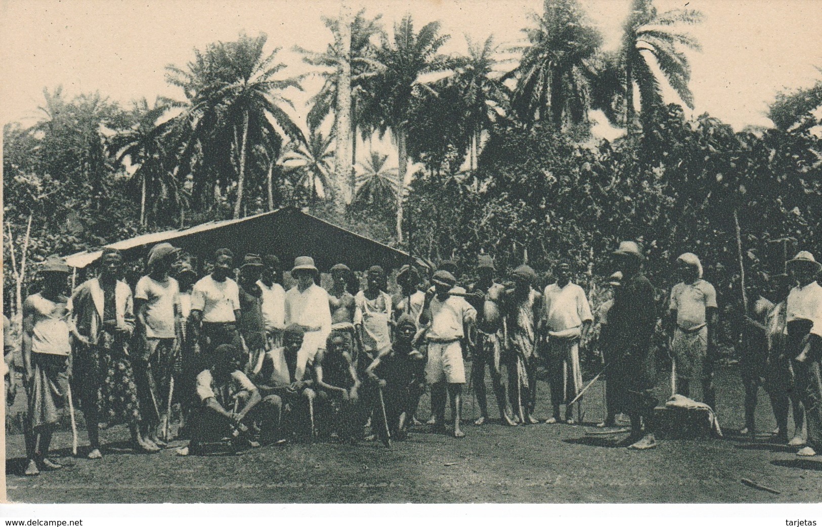 POSTAL DE GUINEA ESPAÑOLA DE BRACEROS Y ENCARGADOS DE UNA EXPLOTACION DE CACAO (EXPO IBERO-AMERICANA SEVILLA 1929) - Guinea Ecuatorial