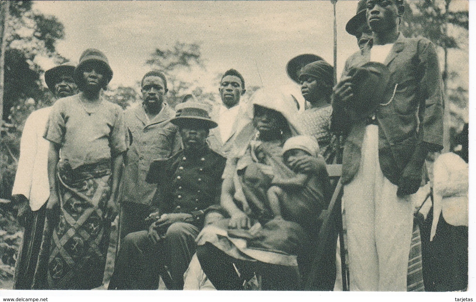POSTAL DE GUINEA ESPAÑOLA DE KÚKUMAN CON SU FAMILIA EN UN POBLADO DE KOGO (EXPO IBERO-AMERICANA SEVILLA 1929) - Guinea Ecuatorial