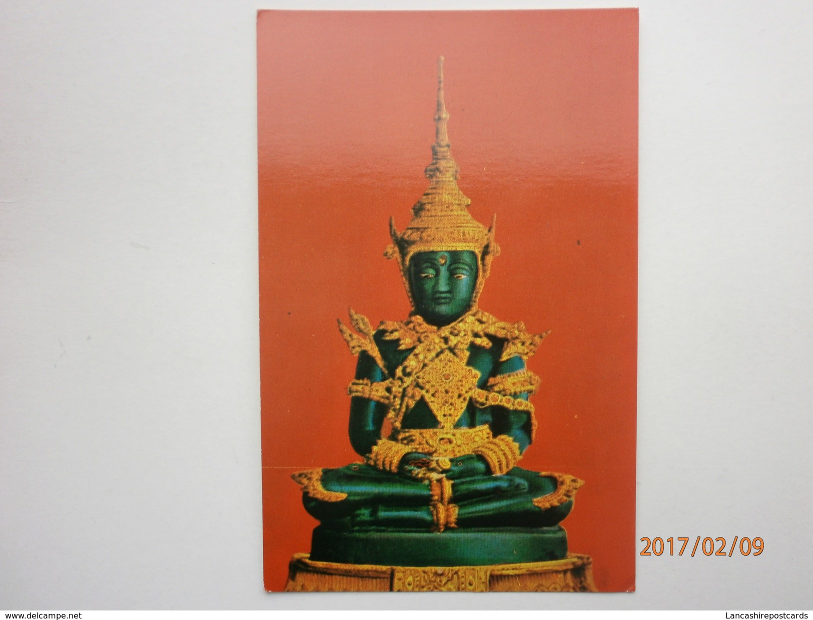 Postcard Close Up Emerald Buddha In Summer Attire Temple Bangkok Thailand My Ref B1736 - Buddhism