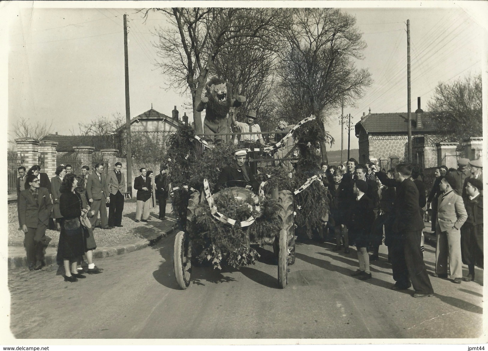 Cavalcade/Kermesse. Photo"Jean-Jacques" La Ferté-Alais" 91 (Ex Seine Et Oise) - Luoghi