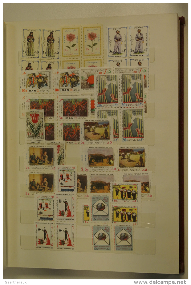 Stockbook With Mostly MNH Material Of Iran, Mostly In Blocks Of 4. (D) - Iran