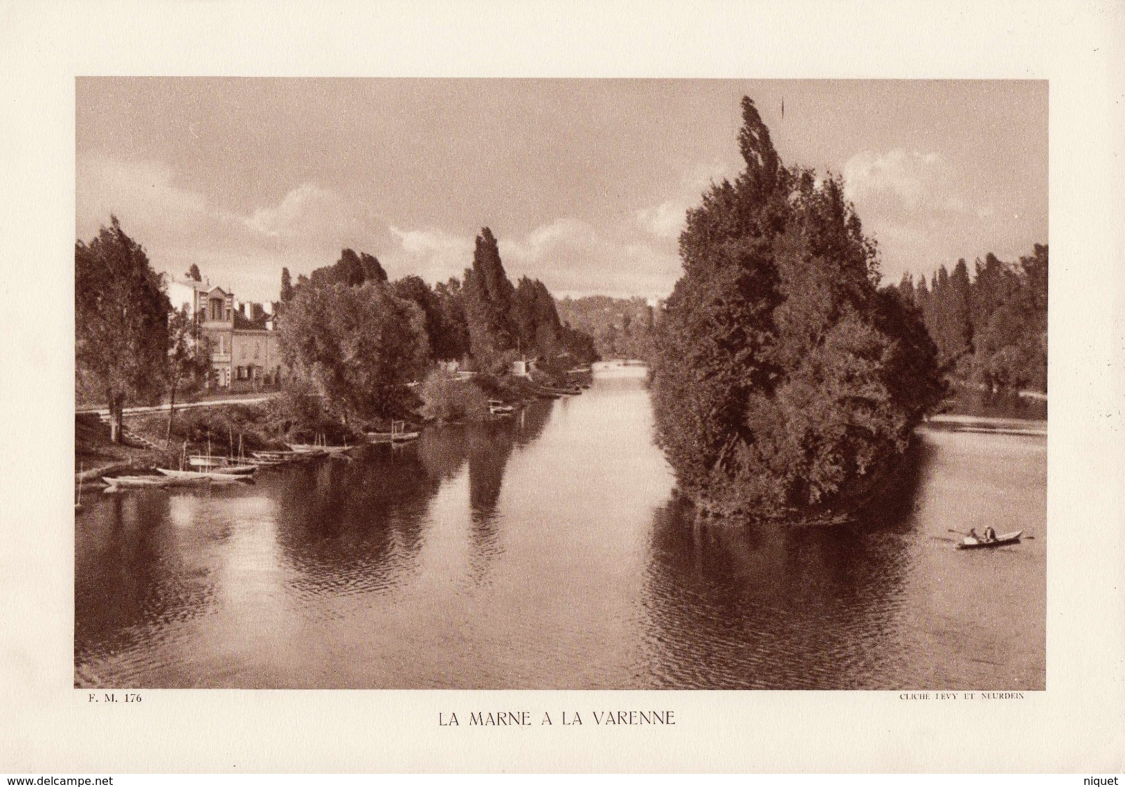 LA MARNE A VARENNE, Animée, Barques, Planche Densité = 200g, Format 20 X 29 Cm, (L.L.) - Géographie