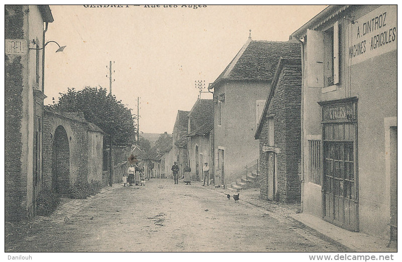 39 // GENDREY    Rue Des Auges,   A DINTROZ Machines Agricoles à Droite, - Gendrey