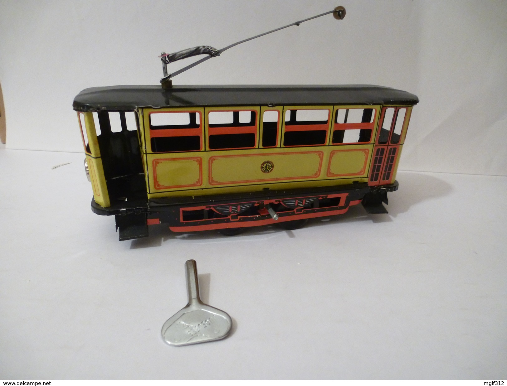 TRAMWAYS En Tole Avec Un Moteur à Clef. Détails Dans La Description Et Sur Les Scans - Jouets Anciens