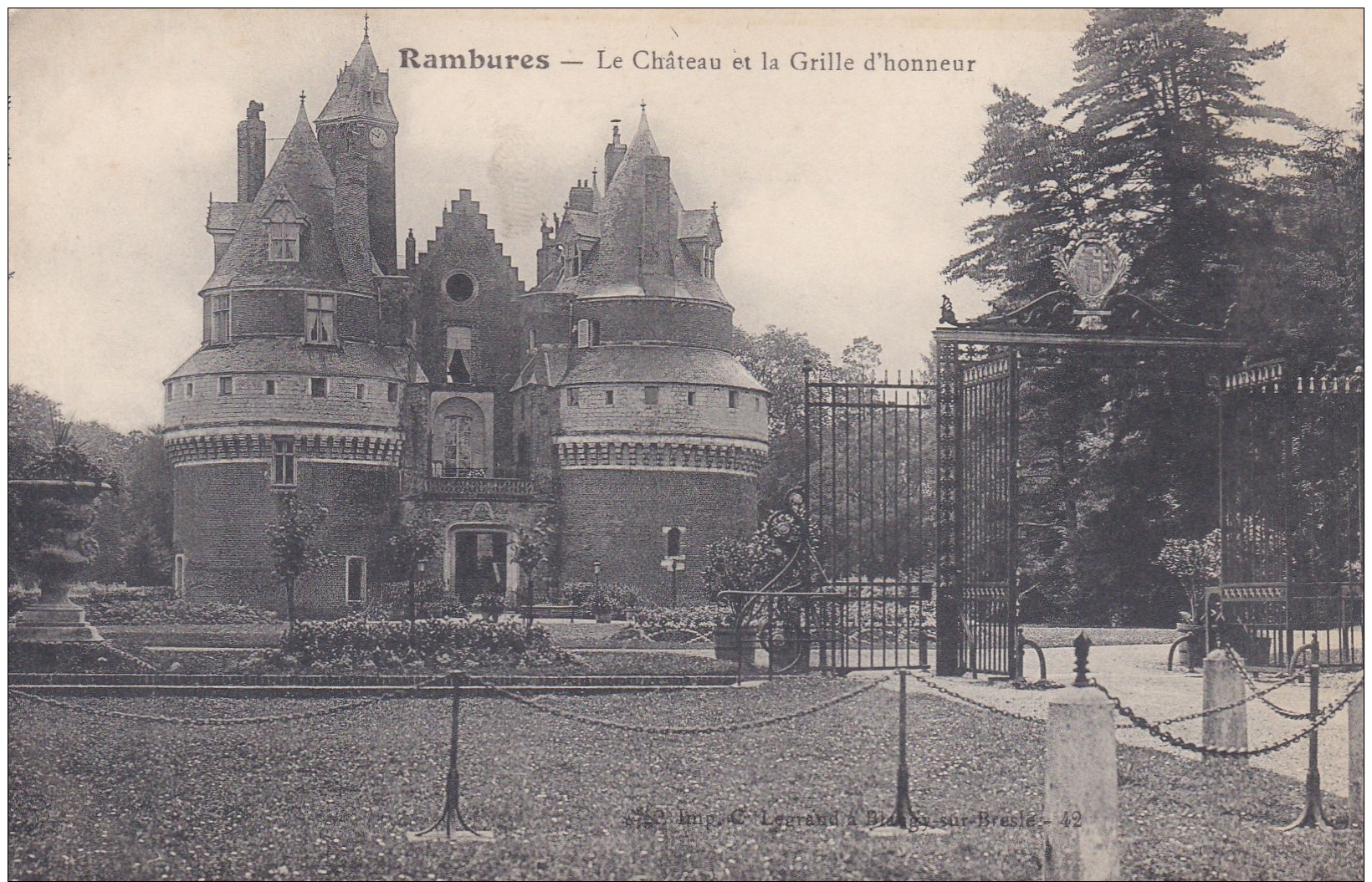 22B - 80 - Rambures - Somme - Le Château Et La Grille D'honneur - Altri & Non Classificati