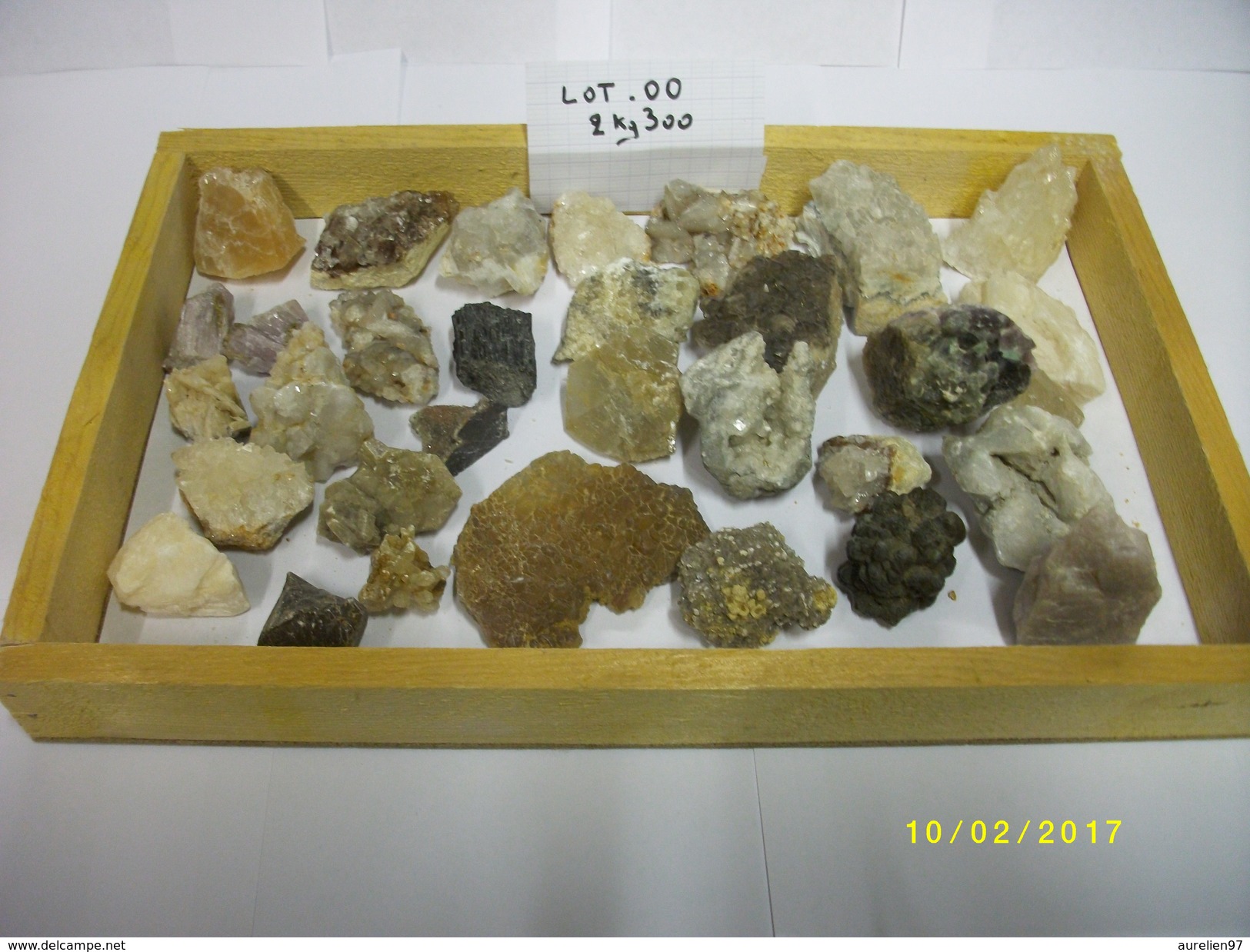 Lot De 31 Minéraux -lot 00-2350 Grs - Minerals