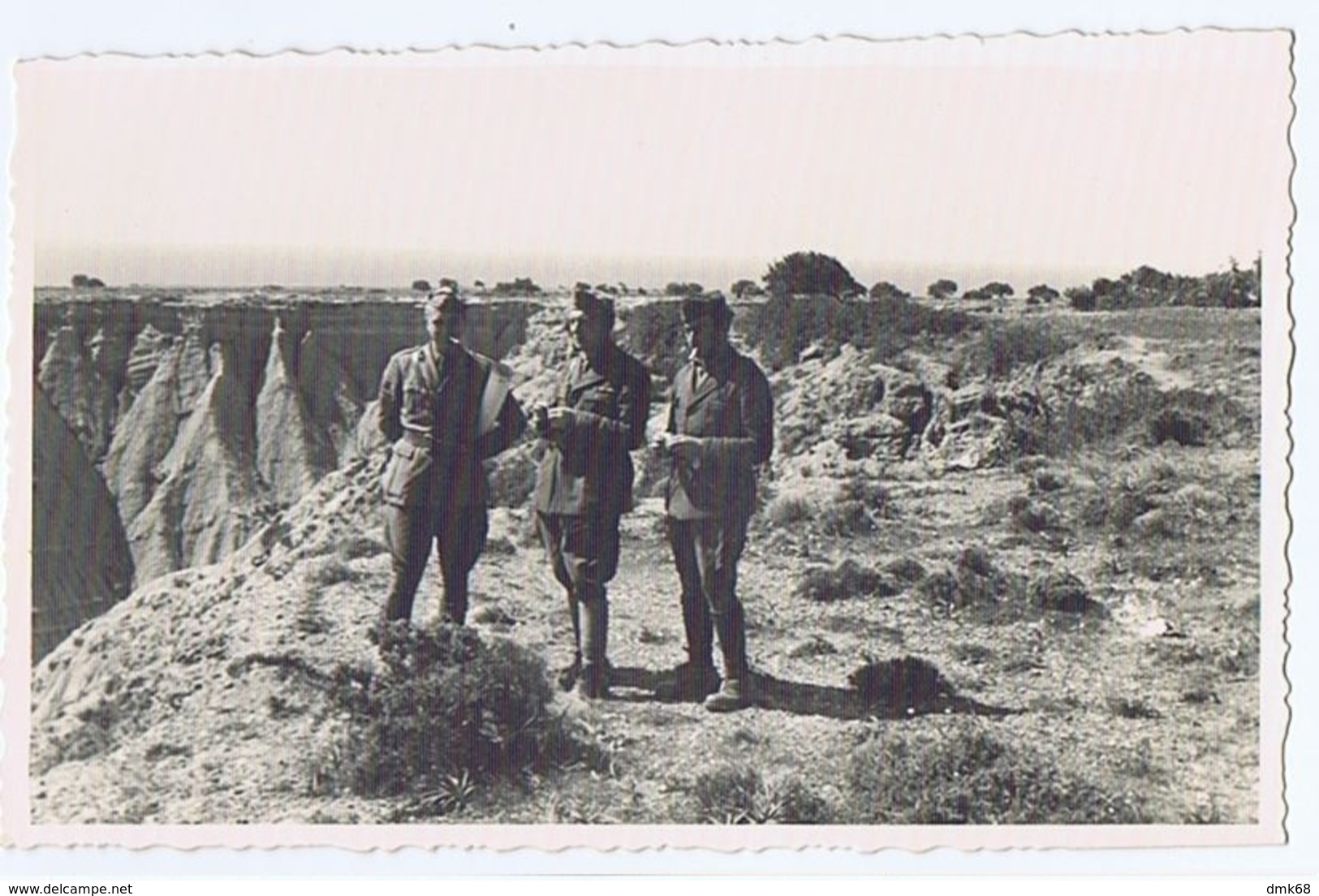 ALBANIA - ITALIAN OCCUPATION - OFFICERS -  RPPC POSTCARD 1940s (BG3281) - Other & Unclassified