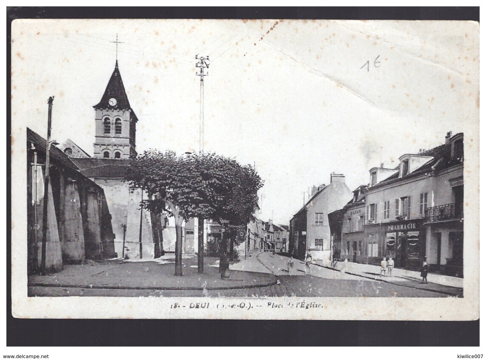 Deuil  Place De L Eglise - Deuil La Barre